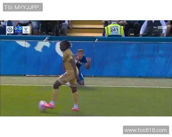 英超埃泽进球被判有效引发裁判判罚新争议